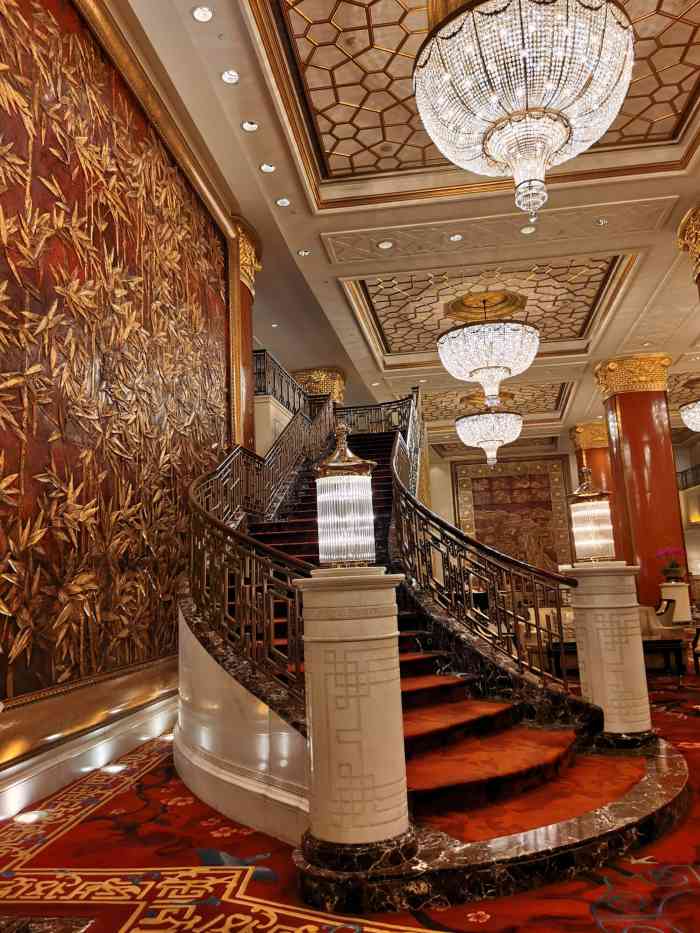 从个人的角度觉得中国大饭店是国贸附近最好的五星级了不论是硬件设施