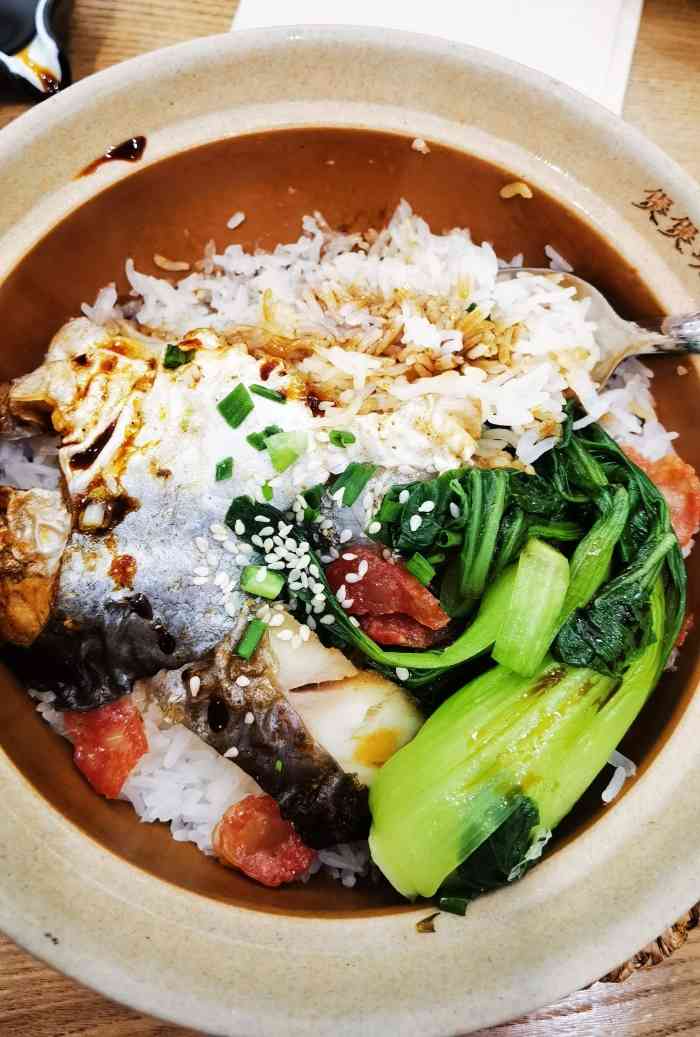 煲仔皇(海岸城店)-"可能是周末吧中午一点了还要排队,转了一圈.