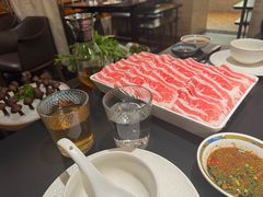 -鲜入唯煮·港式海鲜牛肉火锅(金宝街店)