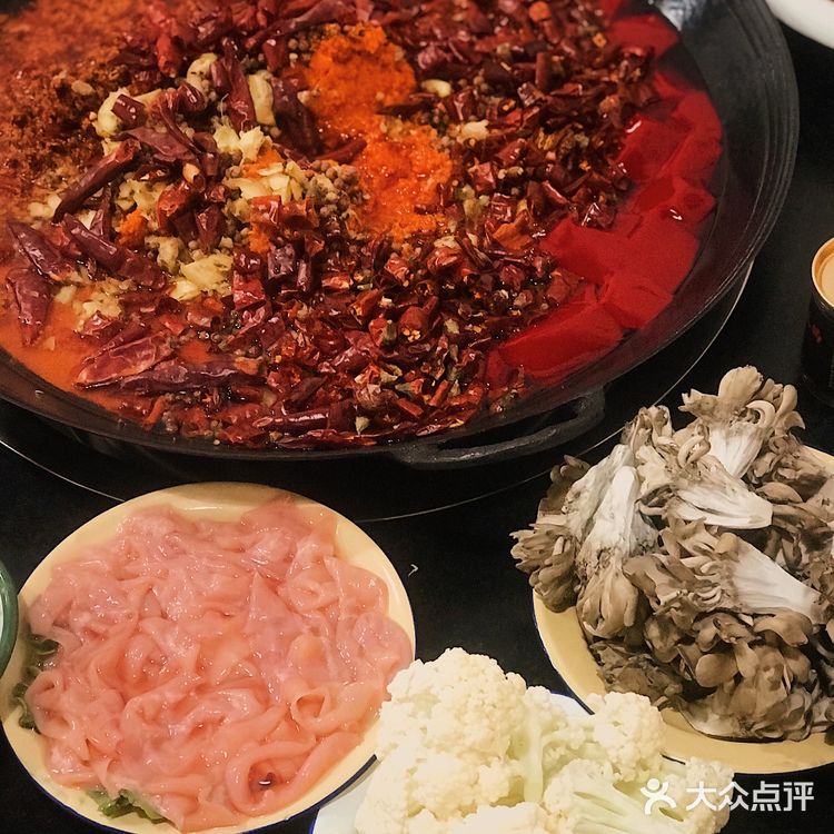 大渡口三十年土著推荐的吃了不巴味的老火锅