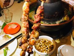 烤羊肉串-洞庭洲·防空洞火锅·烧烤·铜锅涮肉(新百广场店)