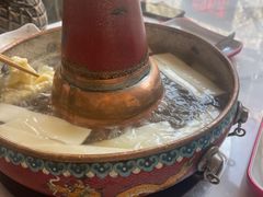 -毛辣果·贵州红酸汤牛肉火锅(西单店)