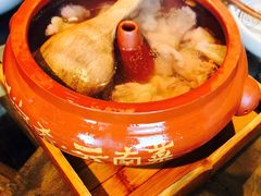 -云海肴·汽锅鸡·云南菜(天山百盛优客店)