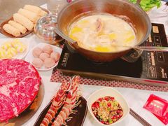 -鲜入围煮花胶鸡海鲜火锅