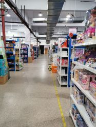 -逝水玩具折扣店