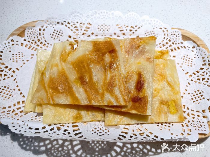 小鱼小牛·鱼牛干锅·脆鱼火锅(世欧广场店)菠萝飞饼图片