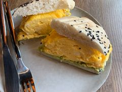 牛油果美式炒蛋烟熏三文鱼三明治-wagas(暖山店)