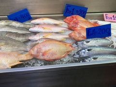 -J Daeng Seafood
