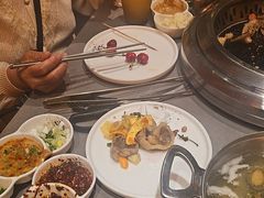 -黑金·寻焰自助百汇·烤肉·火锅(中街店)