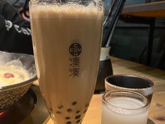 大红袍珍珠奶茶-湊湊火锅·茶憩(杭州湖滨银泰in77店)