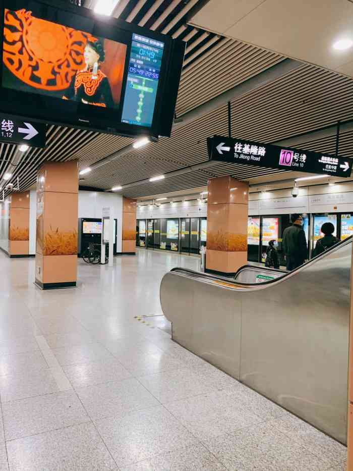 陕西南路(地铁站)-"陕西南路地铁站,原本印象中只有一号线的站.