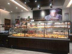 面包甜点陈列柜-金凤成祥(东直门现烤面包店)