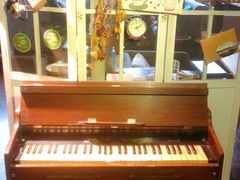 -84那年咖啡馆(李沧万达店)