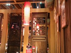 大堂-野山舂·贵州现舂酸汤火锅(鸿通城店)