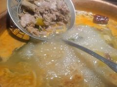 -洱火云南酸菜牛肉火锅(石景山当代商城店)