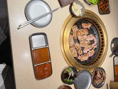 -蚂蚁洞·烤肉大营地(上海静安大悦城店)