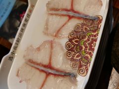 -老牌坊云南鱼豆花火锅(爱建店)