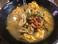 肥肠螺蛳粉-怂猫抓子·成都冒烤鸭