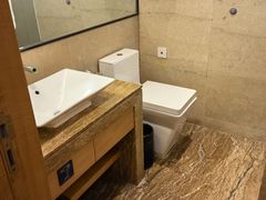-珠海拱北口岸希尔顿欢朋酒店