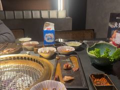 -铭牛烧肉·和牛海鲜自助(高新月牙湖店)