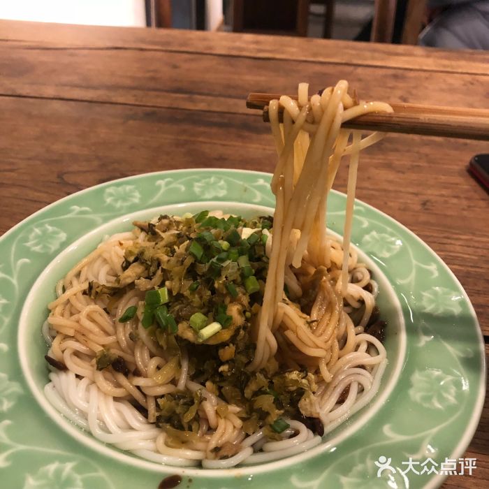 老清朝包子铺(开明街店)雪菜肉丝面图片