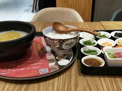 酸辣牛肉过桥米线-妈妈故事米线(市府恒隆店)