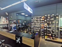 -迪卡侬(徐泾店)