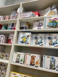 -逝水玩具折扣店