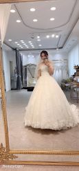 -洋洋婚纱品牌集合店