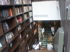 -钟书阁(松江泰晤士小镇店)