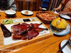-老滇山寨•云南特色菜•地方菜•民族风情歌舞表演(金碧店)