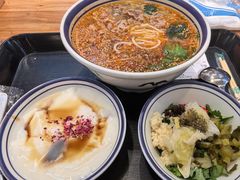 -云阿蛮云南生烫牛肉米线(奉贤路店)