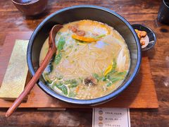 -银米·云南传统过桥米线(双廊黑金冠店)