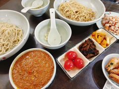 -裕兴记•蟹黄面馆(人民广场店)