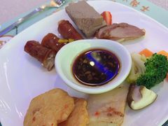 -亚洲国际大酒店·云顶阁旋转自助餐厅