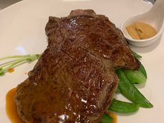 煎澳洲黑安格斯牛肉眼配烧汁-La-Serene Café