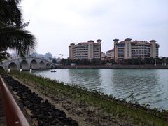 -万绿园