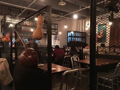大堂-阿里家·新疆烤肉酒場 by MIG