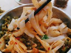 -卓雅桂林米粉