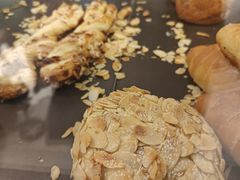 扁桃仁巧克力羊角-BAKER&SPICE(国金中心商场店)