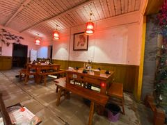 大堂-三道苗苗鱼·美蛙黄辣丁(八里店)