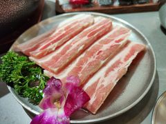 -围炉肉舍•炭烤活鳗•丹东海鲜烤肉(步行街店)