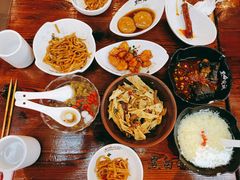 热卤四合一-黑白电视长沙小吃(美林M·LIVE天地东座店)