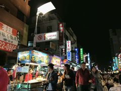 -六合夜市