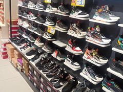 -云柏鞋业(十里堡店)