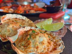 三文鱼奶油酱焗诺曼底扇贝-BROWNSTONE布朗石西班牙餐厅(富城店)