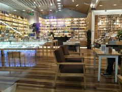 -猫的天空之城概念书店(印象城购物中心店)