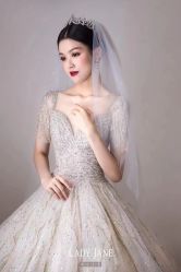 -Lady  Jane高端婚纱礼服馆