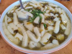 酸菜糍粑汤-石磨豆花家常菜·牦牛排土火锅