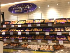 面包甜点陈列柜-老佛爷饼店